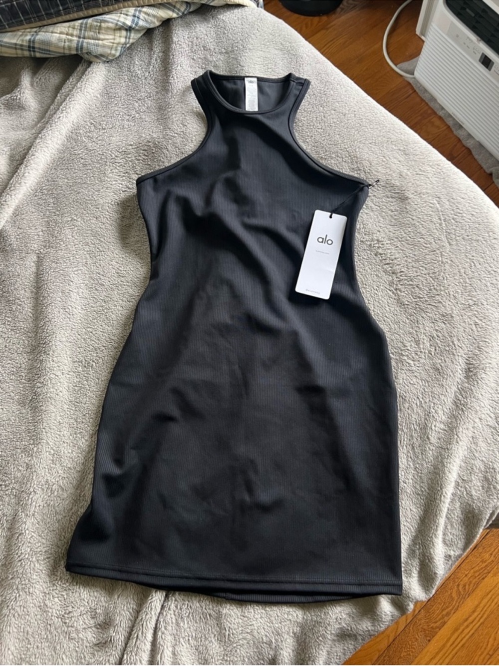 NEW! Alo Yoga Airlift Ribbed Magnetic Dress Black Small - Picture 2 of 6